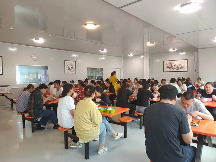 悠悠粽香飄幸福，濃情端午暖人心